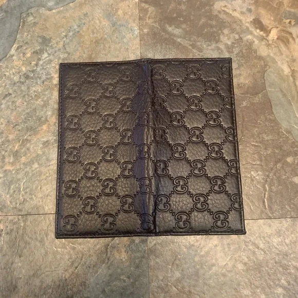 GG black checkbook holder - Picture 2 of 5